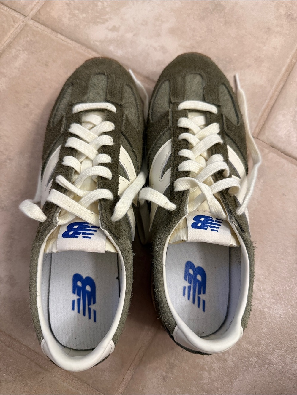 New Balance 471 M 7.5, W 9 Olive Suede & Cream Accent Sneakers - Picture 2 of 7